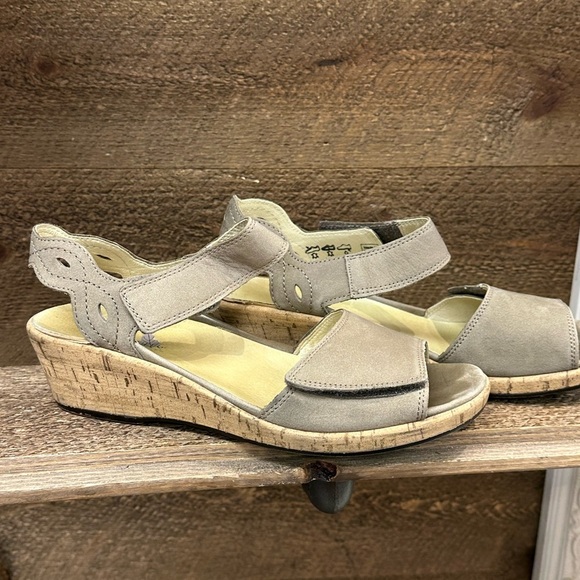 Waldläufer Helinda Lightgold Comfort Sandals Size US 8.5 Wide - Picture 1 of 8